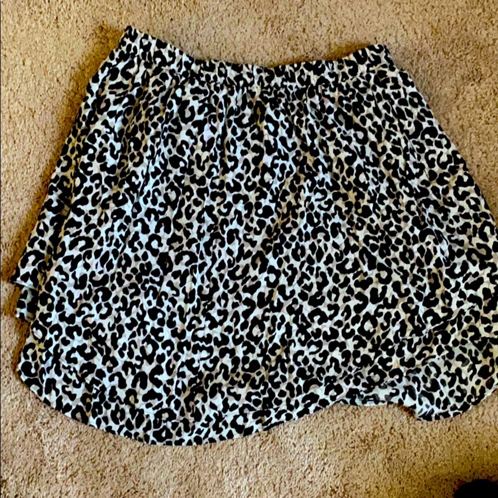 Banana republic leopard skirt size medium